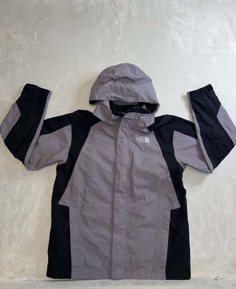 The North Face Boys Jacket Size L/G Gray Black Raincoat Hooded